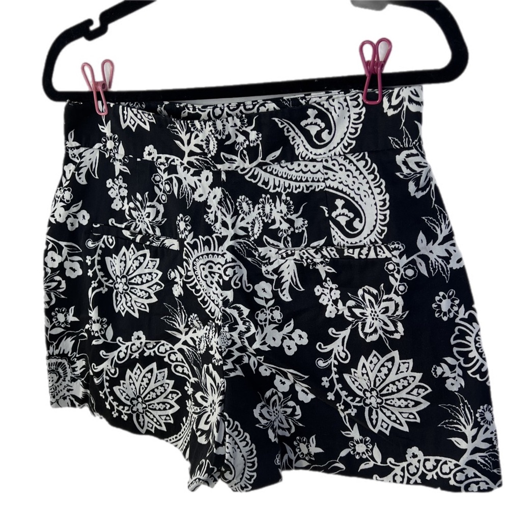 Likeβ New! Zara Floral Paisley Print Shorts Black/White Cute Business Casual M - Picture 7 of 16